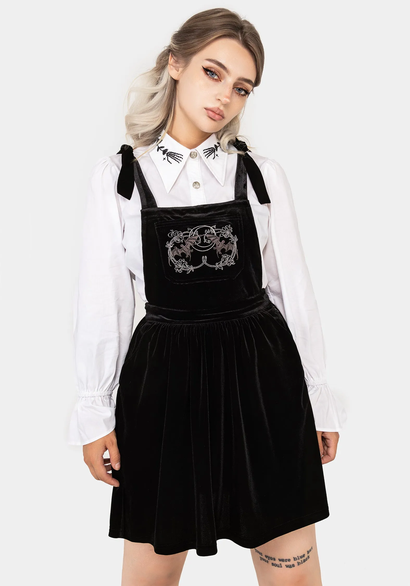 Glow Edge Leg Show Vampyrum Bat Embroidered Mini Pinafore Dress