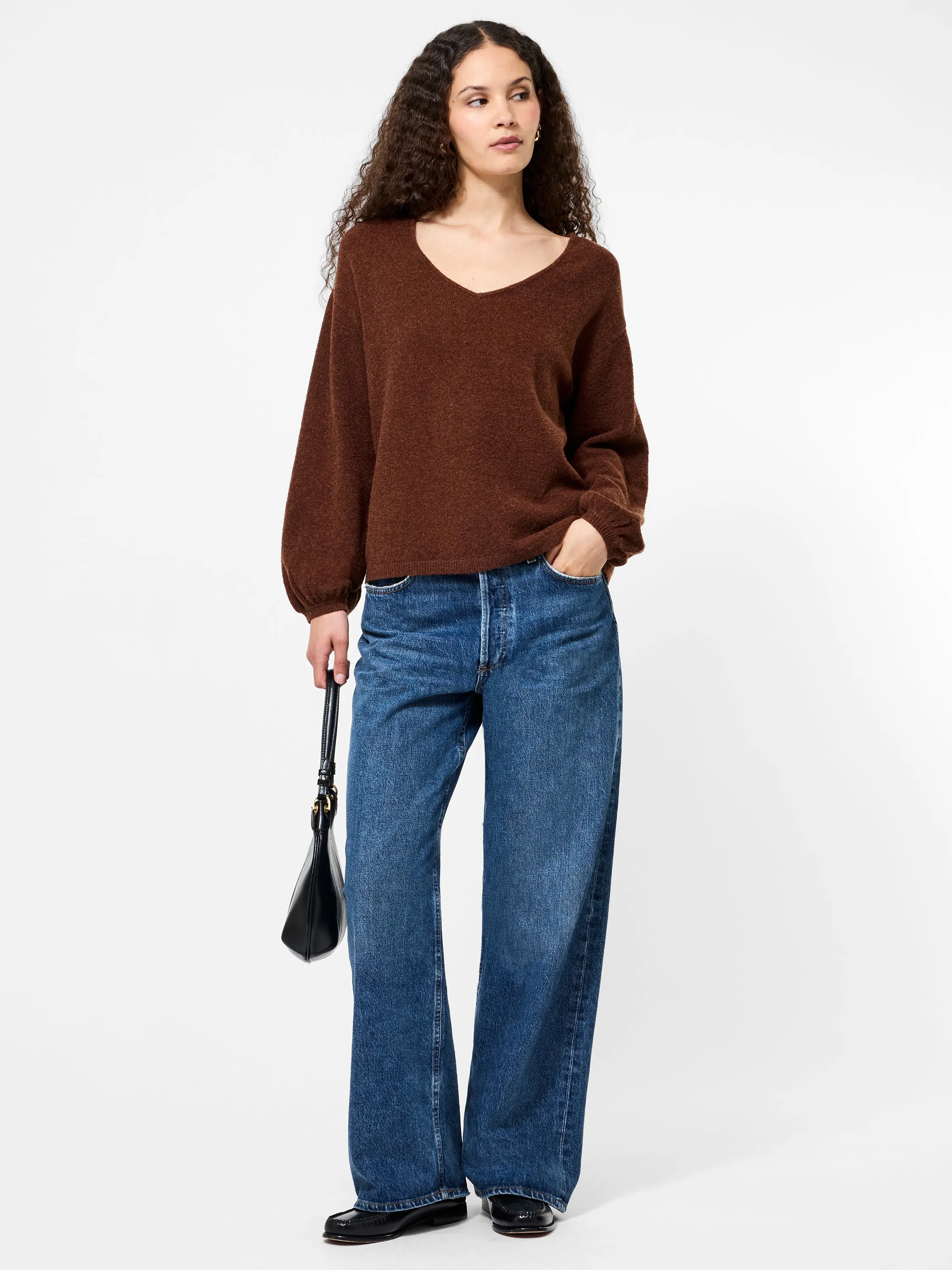 Vhari Knit V-Neck Pullover Thermal regulation