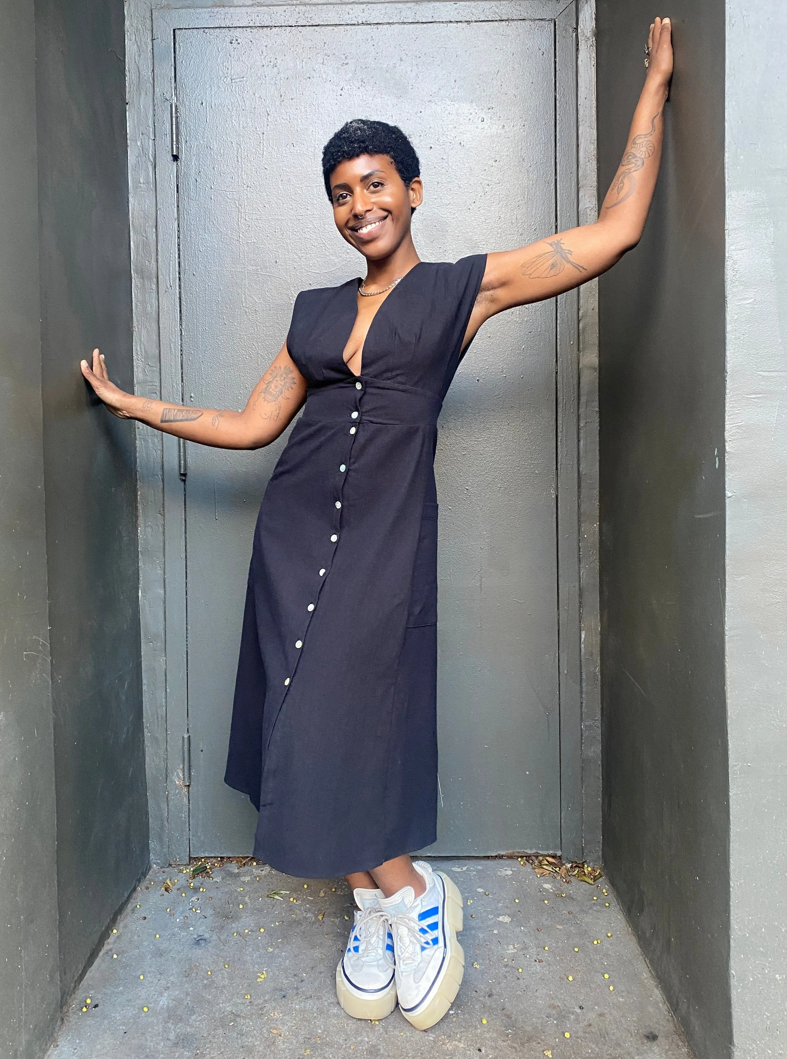 Penelope Dress in Black Effortless Fit