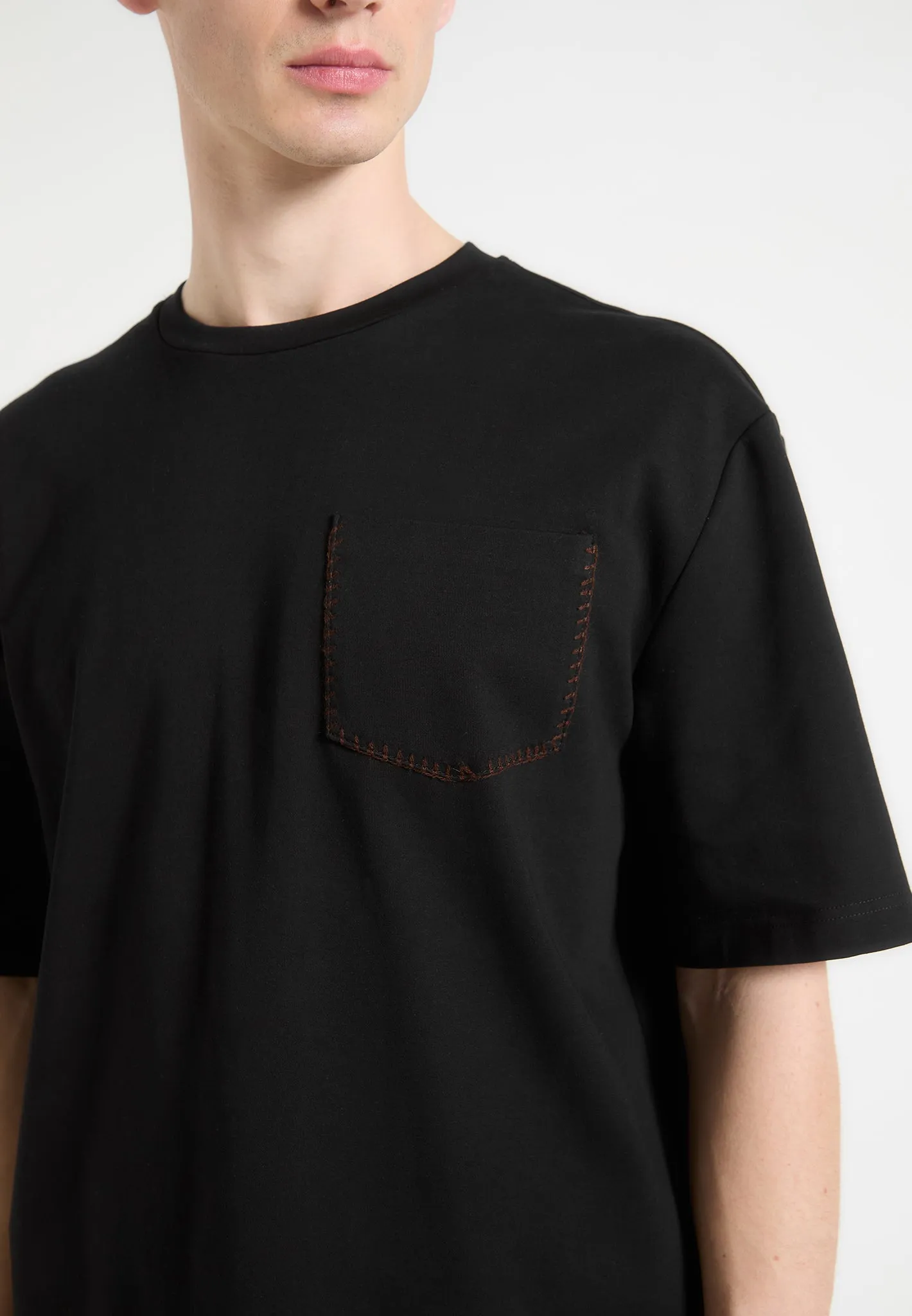 Dynamic Design Thermoregulating Fabric Whipstitch Pocket T-Shirt - Black