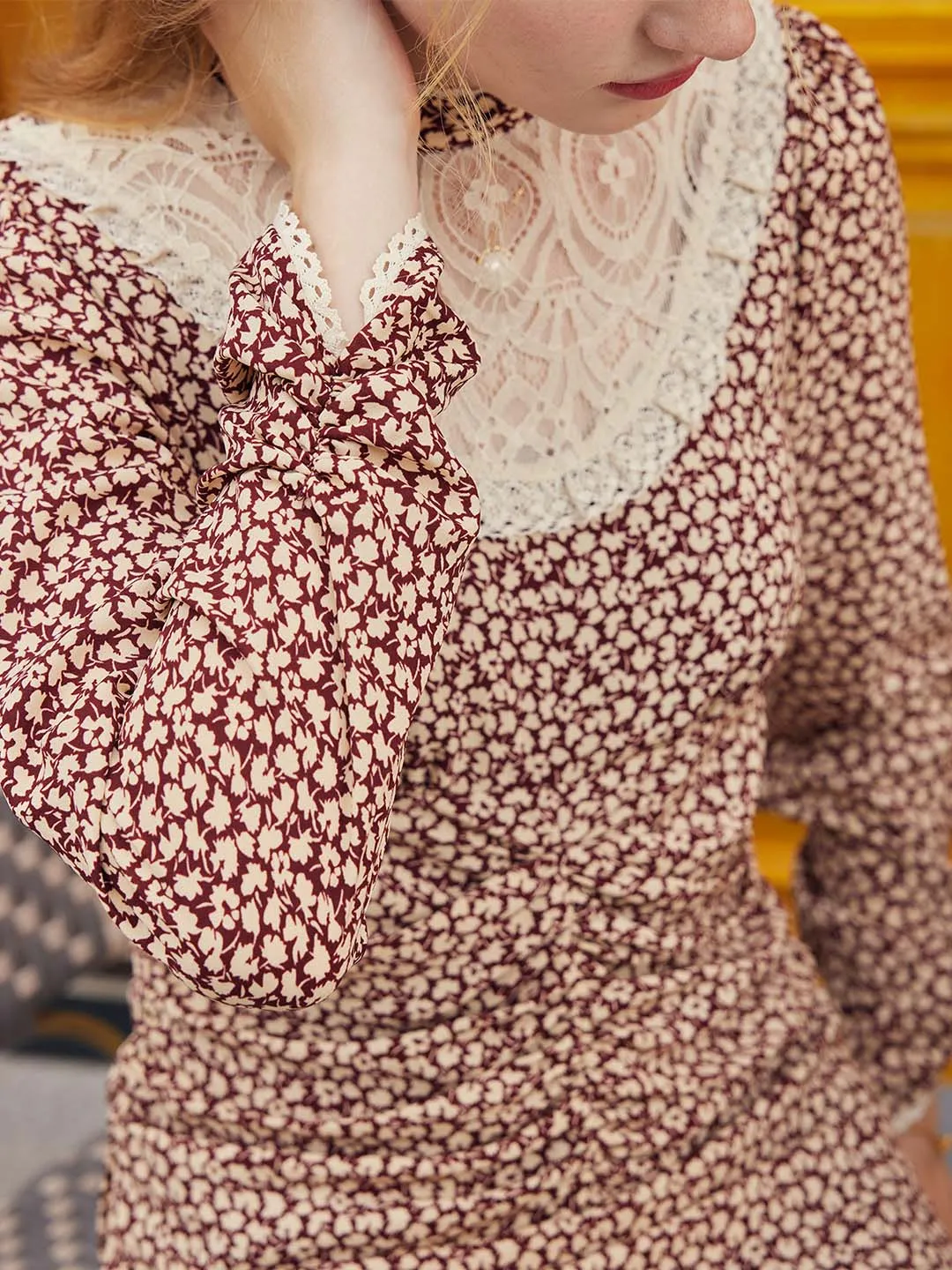 Chic Design Comfy Look Camila Maple Leaf Print Mock Neck Lace Contrast Dress