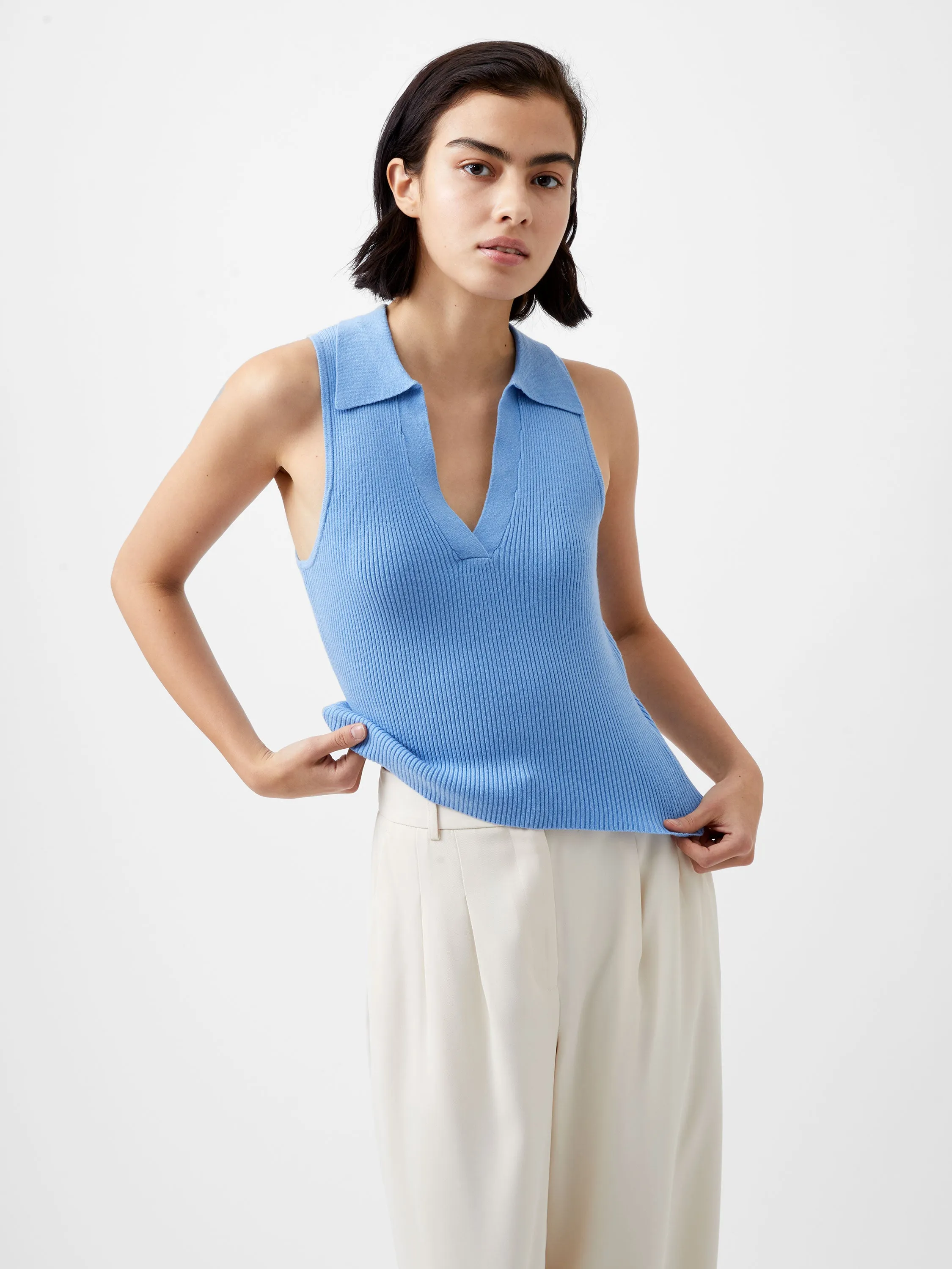 Minimal Style Cosysoft V Neck Sleeveless Sweater