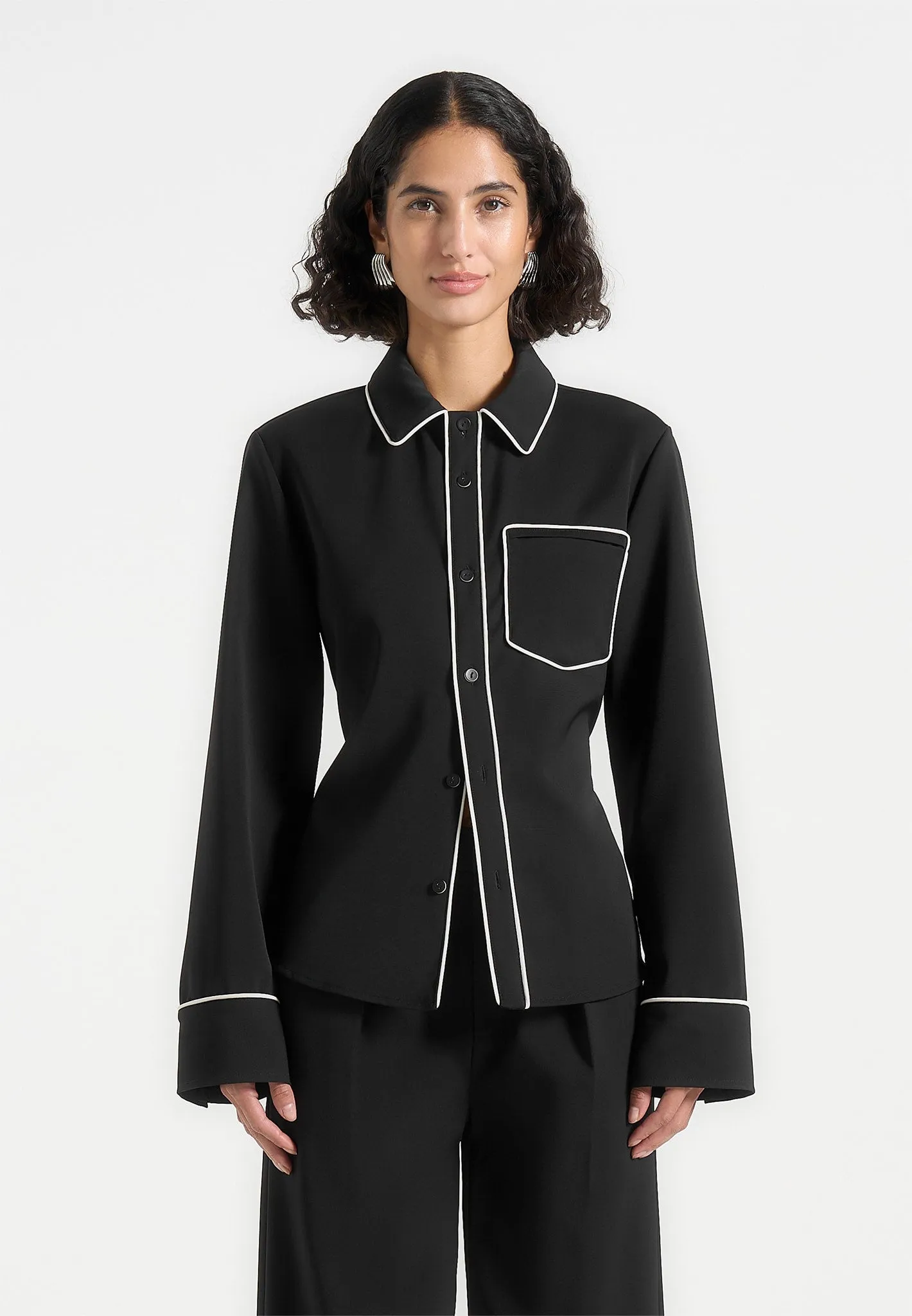 Contrast Piped Backless Tie Shirt - Black/White No Shrink Fabric